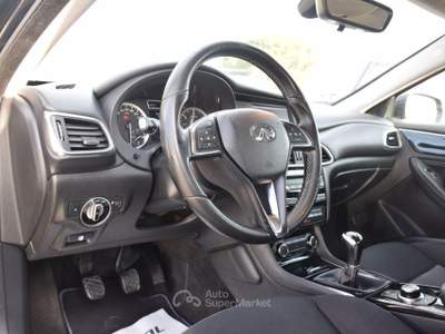 Infiniti Q30  1.5d Business Executive Nero usata Montalto di Castro