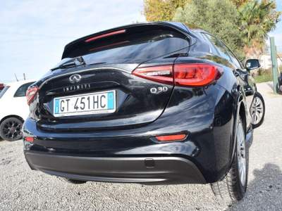 Infiniti Q30  1.5d Business Executive Nero usata Montalto di Castro