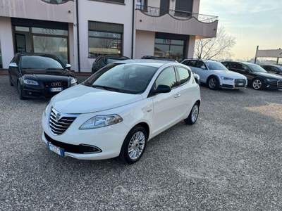 Lancia Ypsilon 1.2 69 CV 5 porte S&S Gold Bianco usata Ponte di Piave