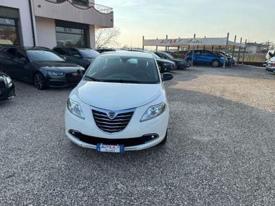 Lancia Ypsilon 1.2 69 CV 5 porte S&S Gold Bianco usata Ponte di Piave