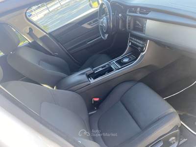 Jaguar XF 2.0d e-perf. Pure Business edition 163cv auto Bianco usata Treviglio