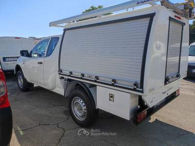 Mitsubishi L200 L200 2.5 DI-D/178CV CC Intense Tender Fleet Bianco usata MONTE URANO