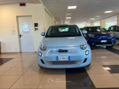 Fiat 500 500e Berlina 42 kWh La Prima Blu/Azzurro usata MONTE URANO