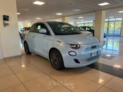 Fiat 500 500e Berlina 42 kWh La Prima Blu/Azzurro usata MONTE URANO