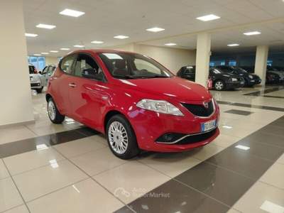 Lancia Ypsilon Ypsilon 1.3 MJT 16V 95 CV 5 porte S&S Gold Rosso usata MONTE URANO