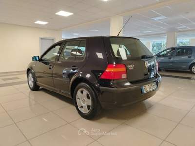 Volkswagen Golf Golf 1.4 16V cat 5 porte usata MONTE URANO
