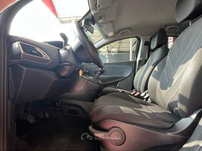 Lancia Ypsilon Ypsilon 1.0 FireFly 5 porte S&S Hybrid Ecochic Gold Nero usata Pordenone