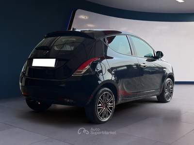 Lancia Ypsilon Ypsilon 1.0 FireFly 5 porte S&S Hybrid Ecochic Gold Nero usata Pordenone