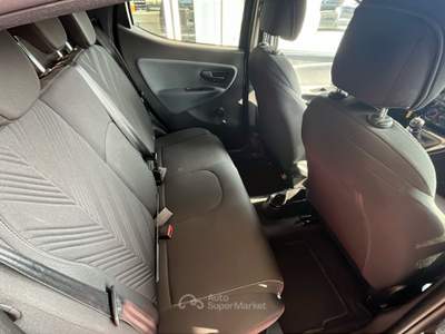 Lancia Ypsilon Ypsilon 1.0 FireFly 5 porte S&S Hybrid Ecochic Gold Nero usata Pordenone