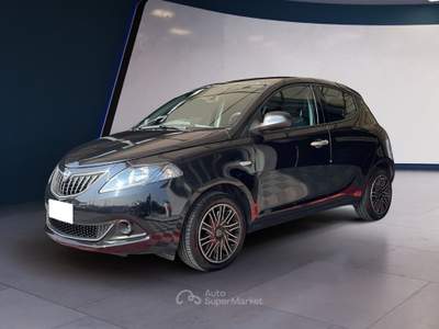 Lancia Ypsilon Ypsilon 1.0 FireFly 5 porte S&S Hybrid Ecochic Gold Nero usata Pordenone