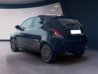Lancia Ypsilon Ypsilon 1.0 FireFly 5 porte S&S Hybrid Ecochic Gold Nero usata Pordenone