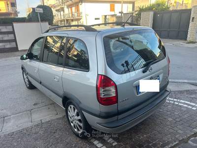 Opel Zafira Opel Zafira 2.0 16V DTI cat Fashion Line Argento usata Caivano