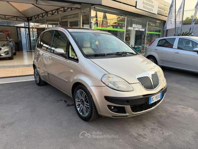 Lancia Musa 1.4 16V Platino Plus Bronzo usata Giugliano in Campania