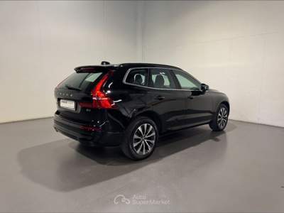 Volvo XC60 B4 MOMENTUM PRO AUTO Nero usata San Fior