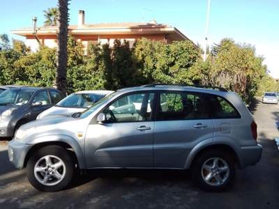 Toyota RAV4 2.0 Tdi D-4D 5 porte Argento usata Modica