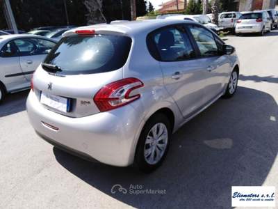 Peugeot 208 1.6 e-HDi 92 CV Stop&Start 5p. Active Argento usata Modica