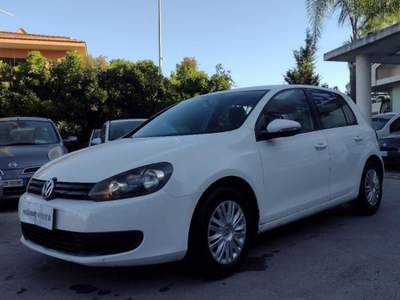 Volkswagen Golf 1.6 TDI 5p. Comfortline BlueMotion Technology Bianco usata Modica