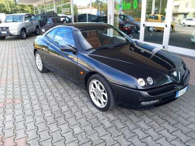 Alfa Romeo Alfetta GT/GTV GTV 2.0i 16V Twin Spark cat Lux Nero usata Cotignola