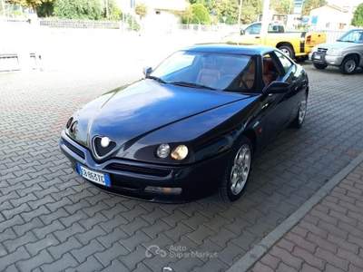Alfa Romeo Alfetta GT/GTV GTV 2.0i 16V Twin Spark cat Lux Nero usata Cotignola