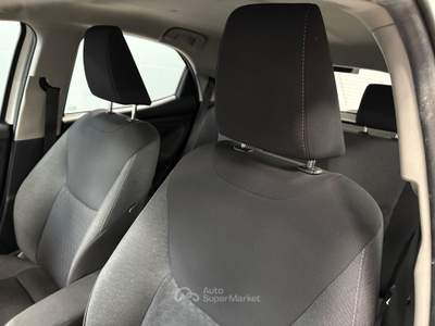 Toyota Yaris 5 porte Lounge 92CV Auto Bianco usata Prato