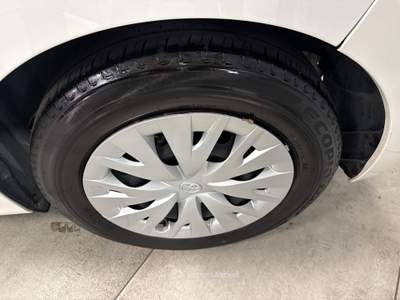Toyota Yaris 5 porte Lounge 92CV Auto Bianco usata Prato