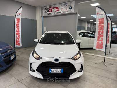 Toyota Yaris 5 porte Lounge 92CV Auto Bianco usata Prato