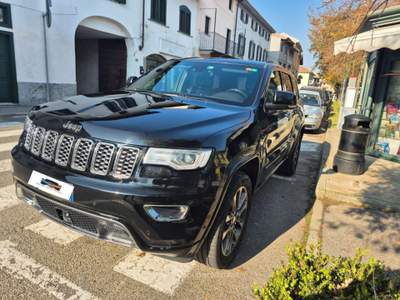 Jeep Grand Cherokee 3.0 V6 CRD 250 CV Multijet II Overland Nero usata Galliate