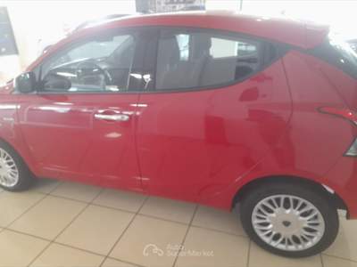 Lancia Ypsilon III 2015 -  1.2 Silver 69cv Rosso usata Novi Ligure