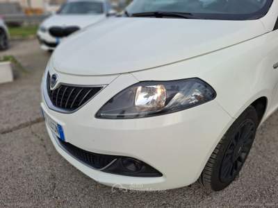 Lancia Ypsilon Ypsilon 1.0 FireFly 5p.S&S Hybrid Silver Bianco usata RIMINI