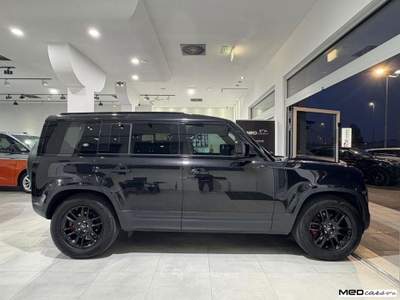 Land Rover Defender 110 2.0 SD4 240CV AWD Auto SE Nero usata Rimini