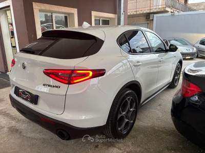 Alfa Romeo Stelvio 2.2 T.diesel 190CV AT8 Q4 Sp.-T. Bianco usata Priolo Gargallo