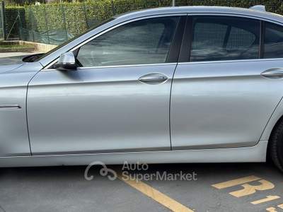 BMW Serie 5 520d 520d Luxury Grigio usata SORA