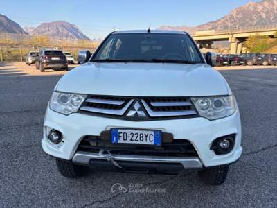 Mitsubishi L200 MOTORE ROTTO 2.5 DI-D Double Cab Bianco usata Gemona del Friuli