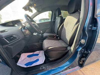 Lancia Ypsilon 5 porte S&S Hybrid Silv usata Latina