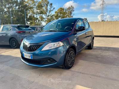 Lancia Ypsilon 5 porte S&S Hybrid Silv usata Latina
