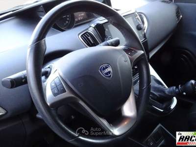 Lancia Ypsilon 1.0 FireFly 5p.S&S Hyb. Eco Gold Bianco usata Pieve a Nievole