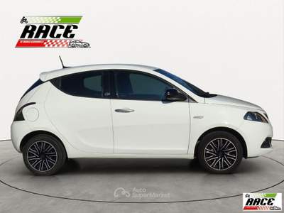 Lancia Ypsilon 1.0 FireFly 5p.S&S Hyb. Eco Gold Bianco usata Pieve a Nievole
