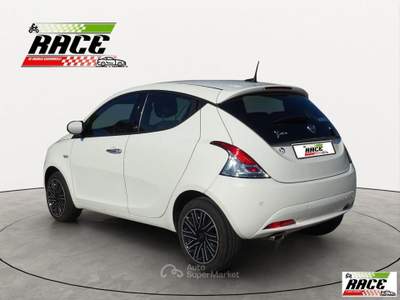 Lancia Ypsilon 1.0 FireFly 5p.S&S Hyb. Eco Gold Bianco usata Pieve a Nievole
