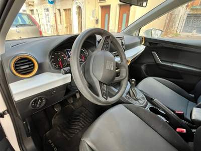 Seat Arona Seat Arona 1.0 TGI Reference – 2021 – 84.000 km – Metano Bianco usata Mola di Bari