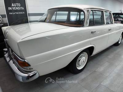 Mercedes-Benz 230 Mercedes 200 Heckflosse 1967 Bianco usata Bagnolo Mella
