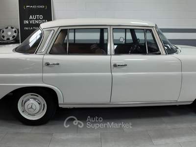 Mercedes-Benz 230 Mercedes 200 Heckflosse 1967 Bianco usata Bagnolo Mella