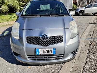 Toyota Yaris GOMMATA, IGENIZZATA TAGLIANDO PRE-CONSEGNA Grigio usata FIRENZE
