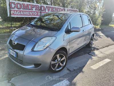 Toyota Yaris GOMMATA, IGENIZZATA TAGLIANDO PRE-CONSEGNA Grigio usata FIRENZE