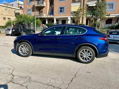 Alfa Romeo Stelvio 2.2 Turbodiesel 210 CV AT8 Q4 Executive Blu/Azzurro usata Mugnano del Cardinale
