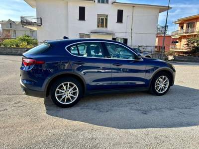 Alfa Romeo Stelvio 2.2 Turbodiesel 210 CV AT8 Q4 Executive Blu/Azzurro usata Mugnano del Cardinale