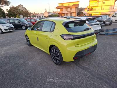Peugeot 208 208 Hybrid 110 e-DCS6 Style Giallo usata ROMA