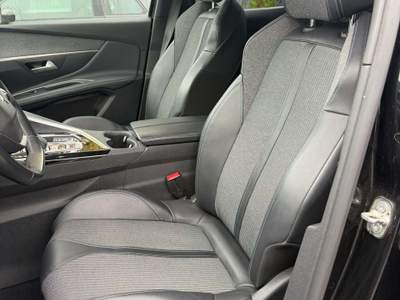 Peugeot 3008 3008 Hybrid 225 e-EAT8 Allure Pack Nero usata Alessandria