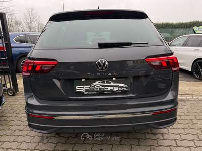 Volkswagen Tiguan 2.0 TDI 150 CV SCR DSG Grigio usata Alessandria