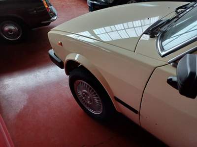 Alfa Romeo Alfetta 2.0 L   CONDIZIONATORE Beige usata Gaglianico
