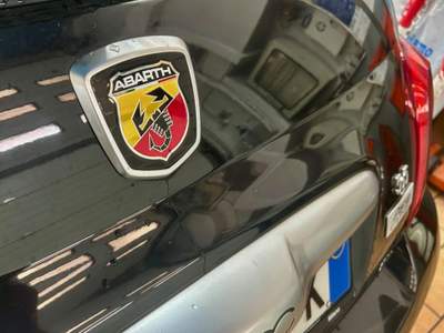 Abarth 595 1.4 Turbo T-Jet 165 CV Turismo 70°Anniversario Nero usata Melegnano